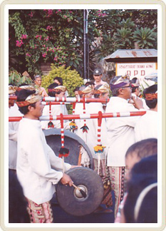Gongs des balischen Gamelans